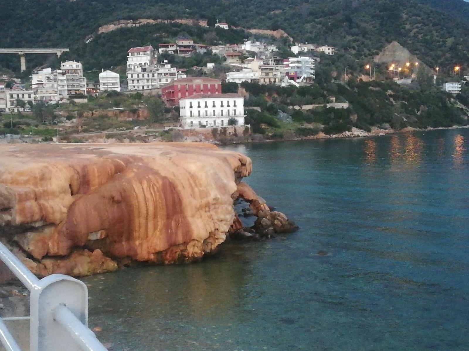 Modern Studio By The Sea Λουτρά Αιδηψού Εξωτερικό φωτογραφία